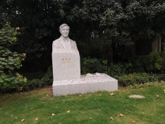 卢星堂 | 笔墨留韵，石雕寄思